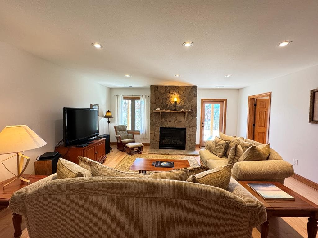 335 Northshore Drive, Blairsville GA 30512 - Photo