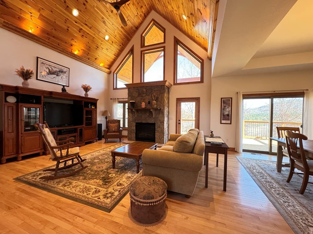 335 Northshore Drive, Blairsville GA 30512 - Photo