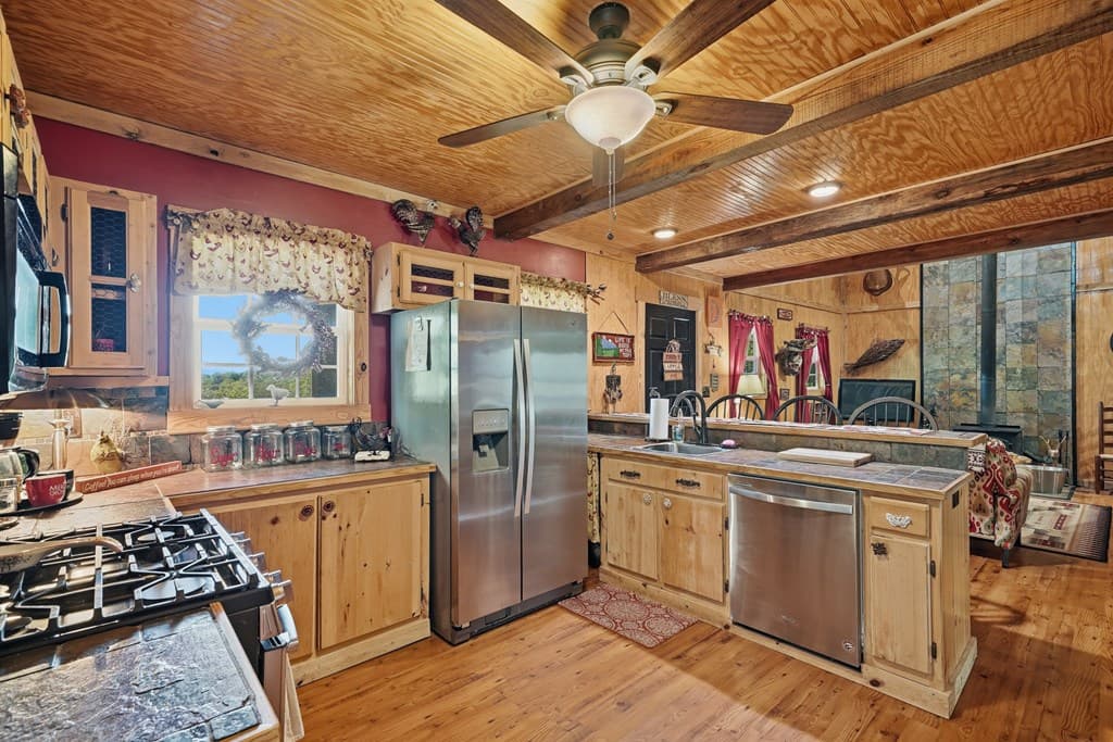 955 Mull Drive, Mineral Bluff GA 30559 - Photo