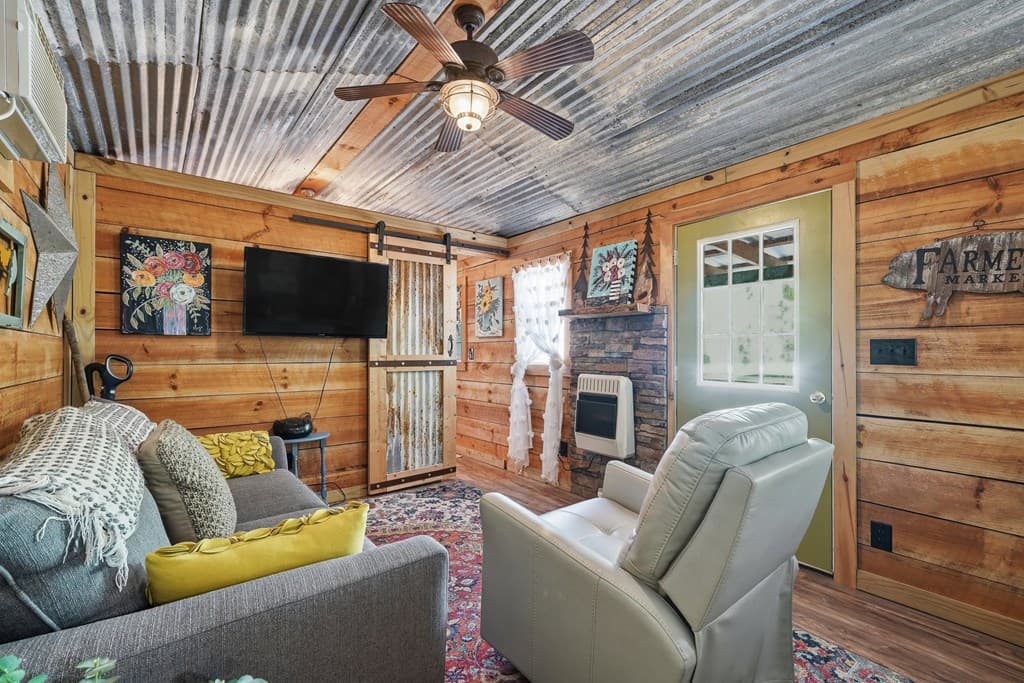 955 Mull Drive, Mineral Bluff GA 30559 - Photo