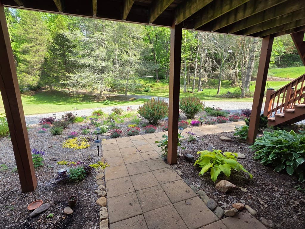 208 Ledford Chapel Road, Hayesville SC 29004 - Photo