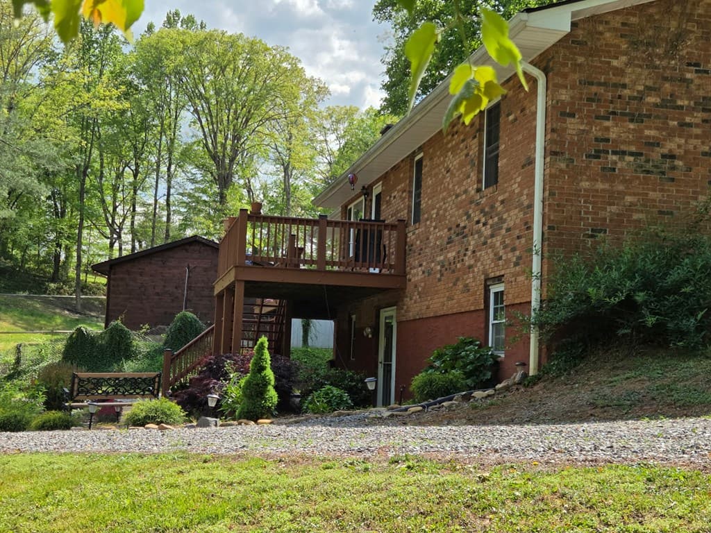 208 Ledford Chapel Road, Hayesville SC 29004 - Photo