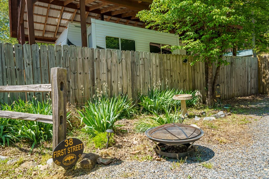 38 First Street, Ellijay GA 30540 - Photo