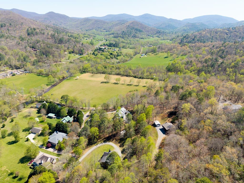 4720 Arrowhead Road, Hiawassee GA 30546 - Photo