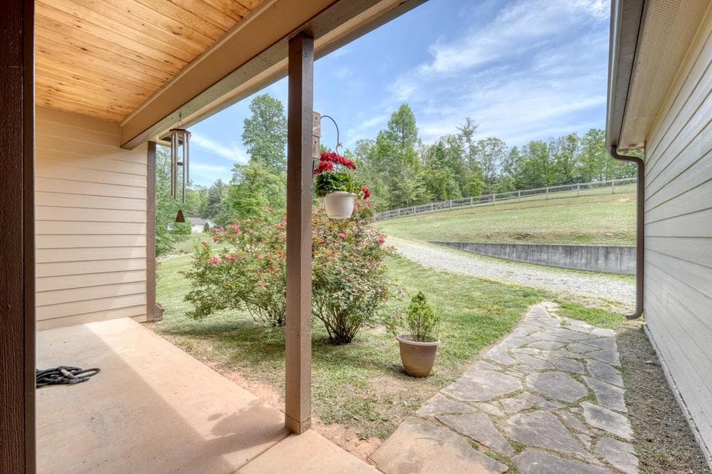 366 Upper Fox Trail, Blairsville GA 30512 - Photo