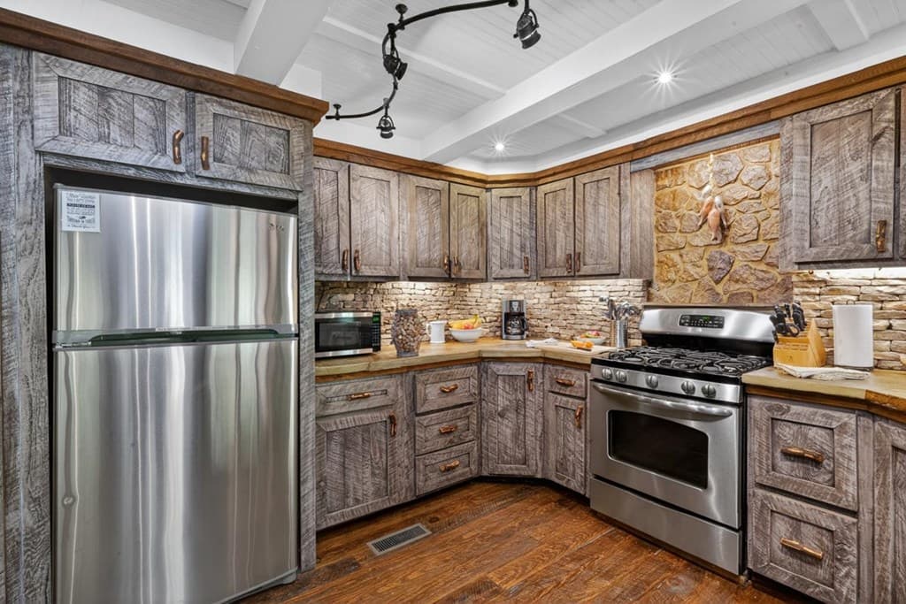 315 Fightingtown Drive, Blue Ridge GA 30513 - Photo