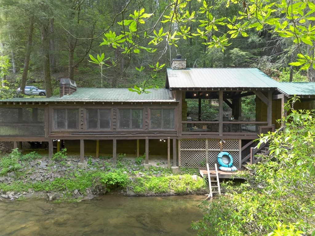 315 Fightingtown Drive, Blue Ridge GA 30513 - Photo