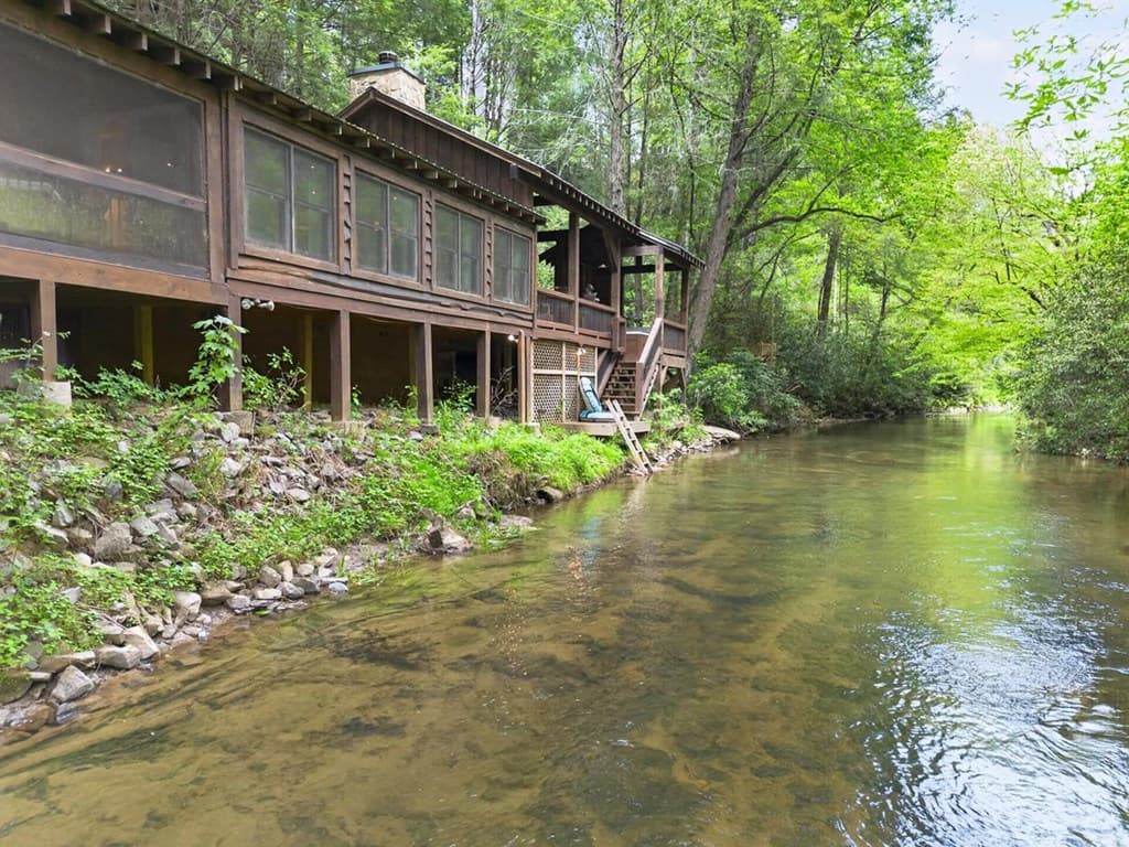 315 Fightingtown Drive, Blue Ridge GA 30513 - Photo