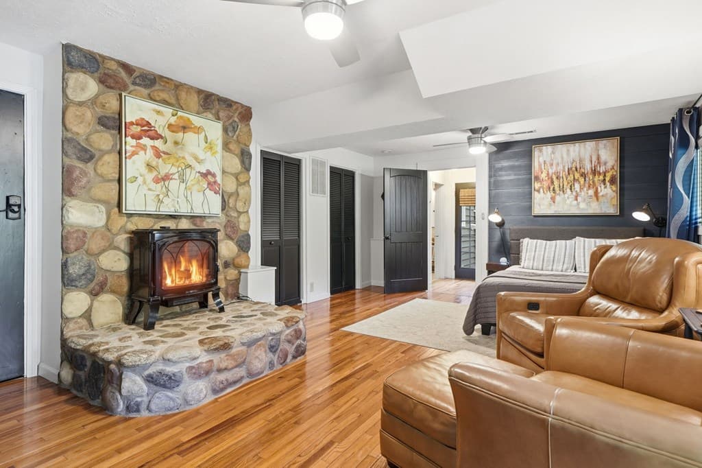 906 Riverside Lane, Blue Ridge GA 30513 - Photo