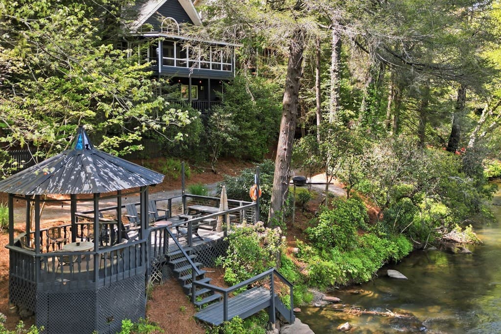 906 Riverside Lane, Blue Ridge GA 30513 - Photo
