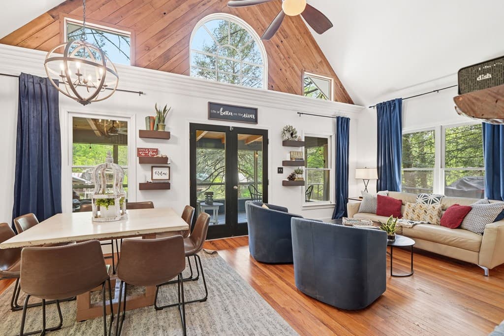 906 Riverside Lane, Blue Ridge GA 30513 - Photo