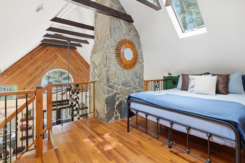 906 Riverside Lane, Blue Ridge GA 30513 - Photo