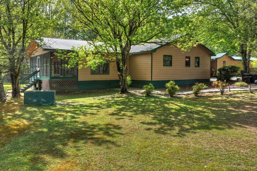 111 Candlewood Lane, Blue Ridge GA 30513 - Photo