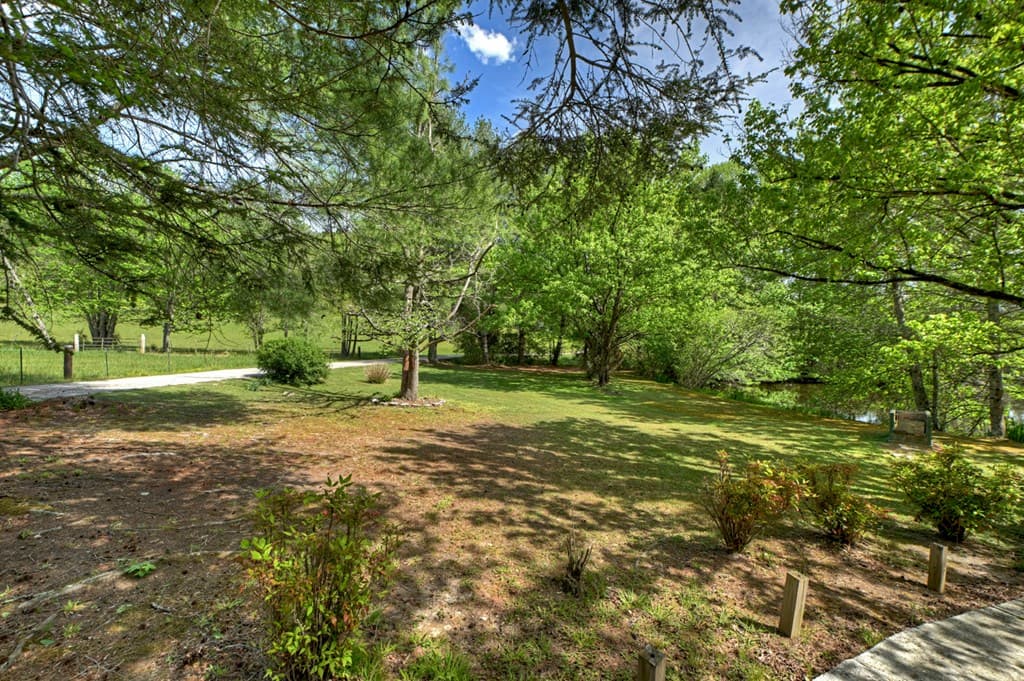 111 Candlewood Lane, Blue Ridge GA 30513 - Photo