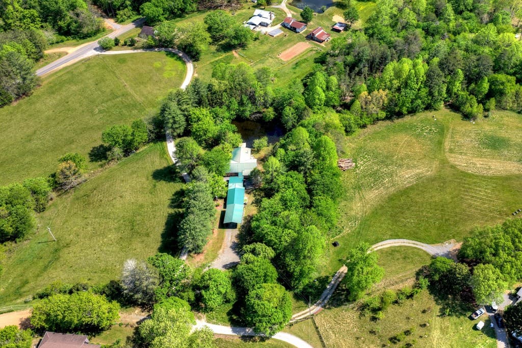 111 Candlewood Lane, Blue Ridge GA 30513 - Photo
