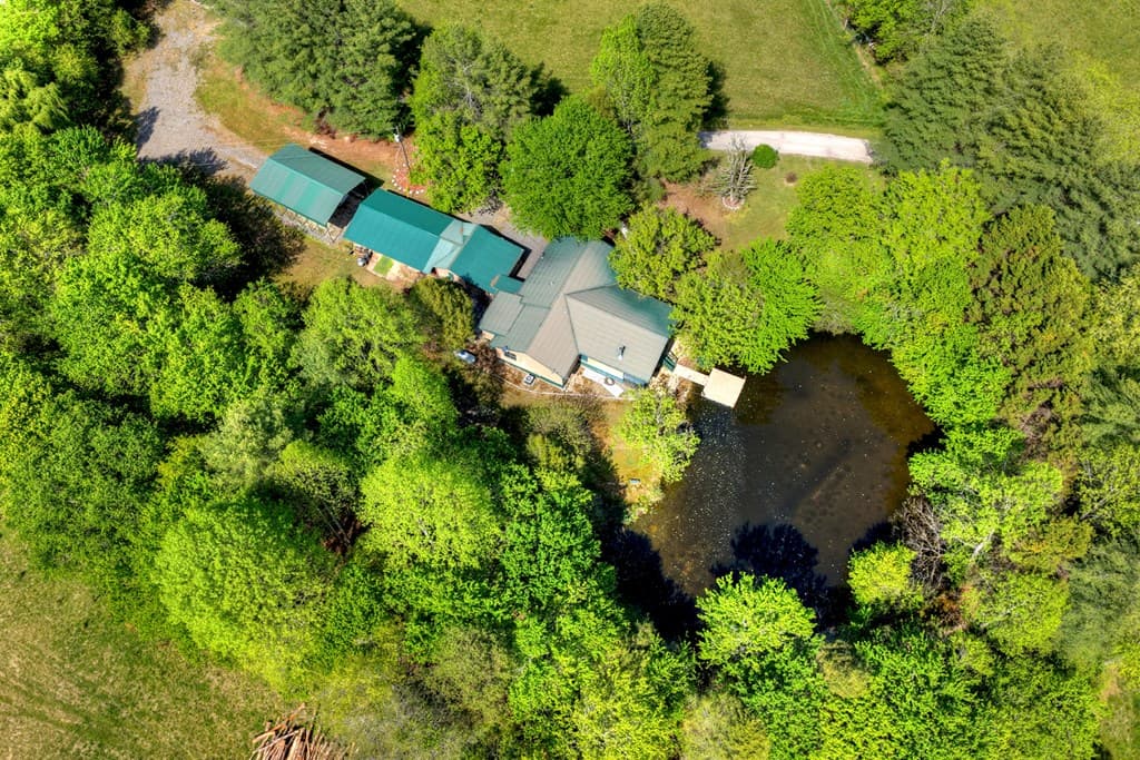 111 Candlewood Lane, Blue Ridge GA 30513 - Photo