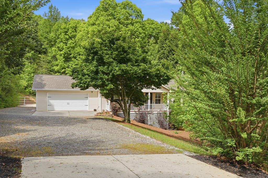 7616 Highland Oaks Drive, Young Harris GA 30582 - Photo
