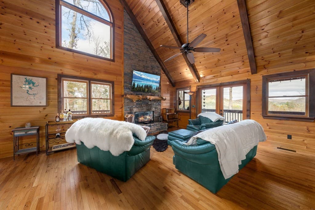 247 Toccoa Overlook Drive, Blue Ridge GA 30513 - Photo