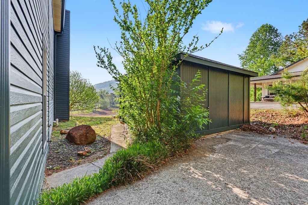 233 Bradshaw Road, Hiawassee GA 30546 - Photo