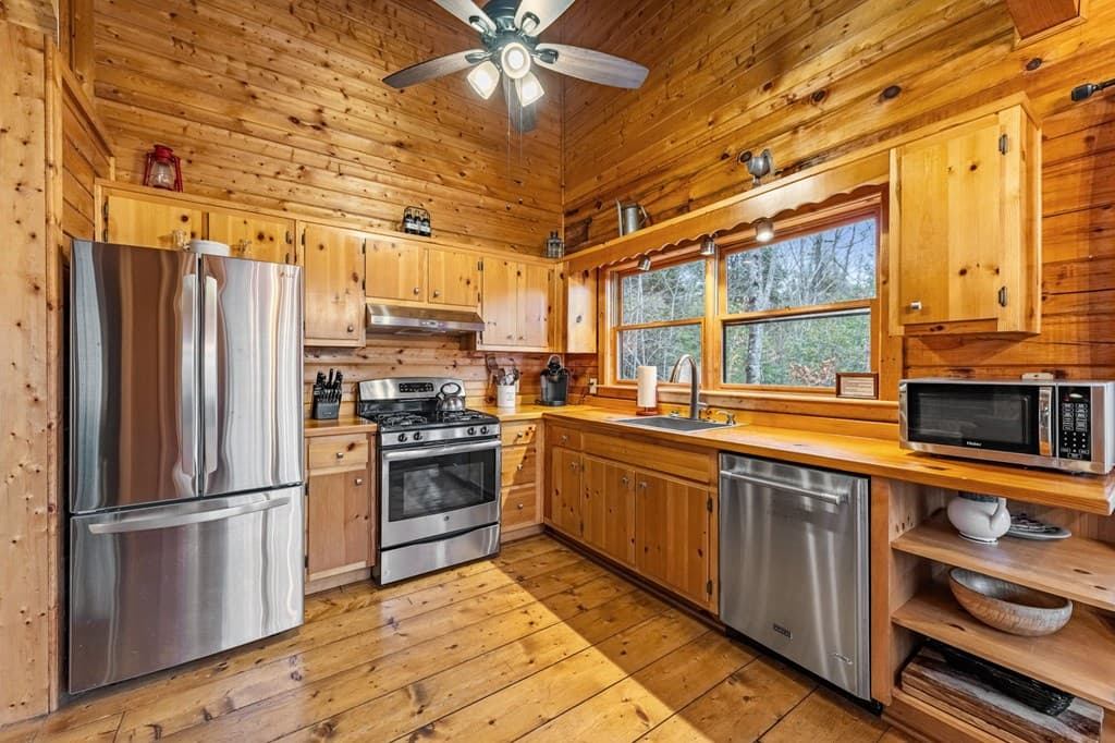 1822 Hidden Lake Drive, Cherry Log GA 30522 - Photo