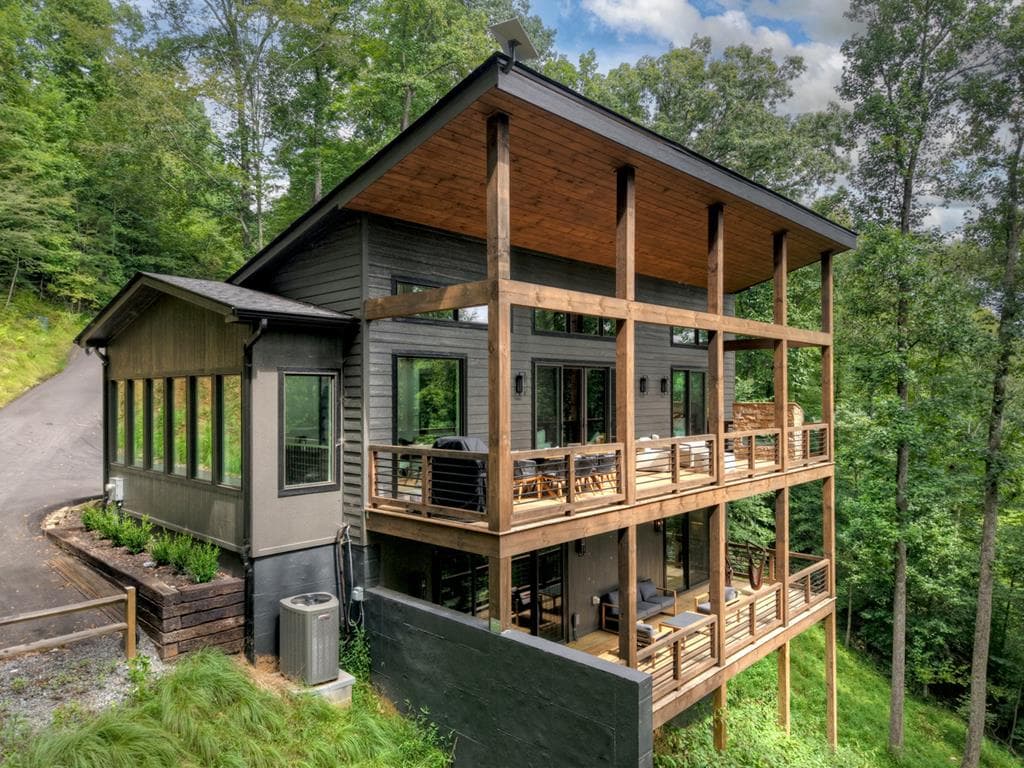 271 Toccoa Preserve Court, Blue Ridge GA 30513 - Primary photo