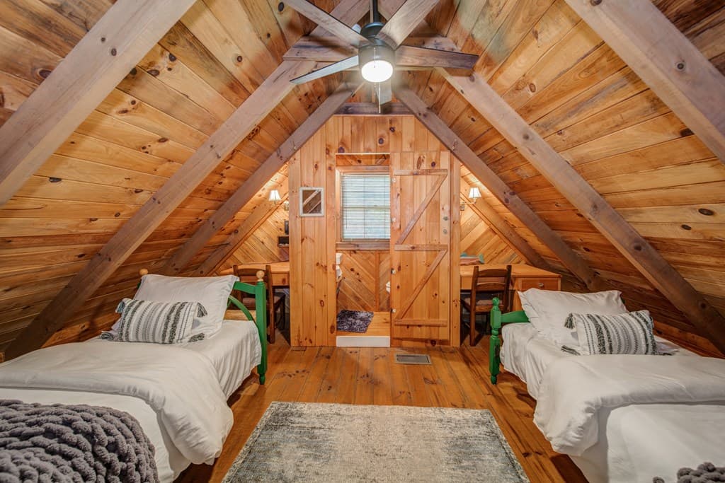 64 Bear Lake Drive, Blue Ridge GA 30513 - Photo