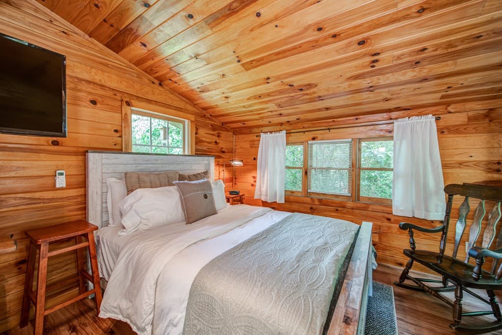 64 Bear Lake Drive, Blue Ridge GA 30513 - Photo