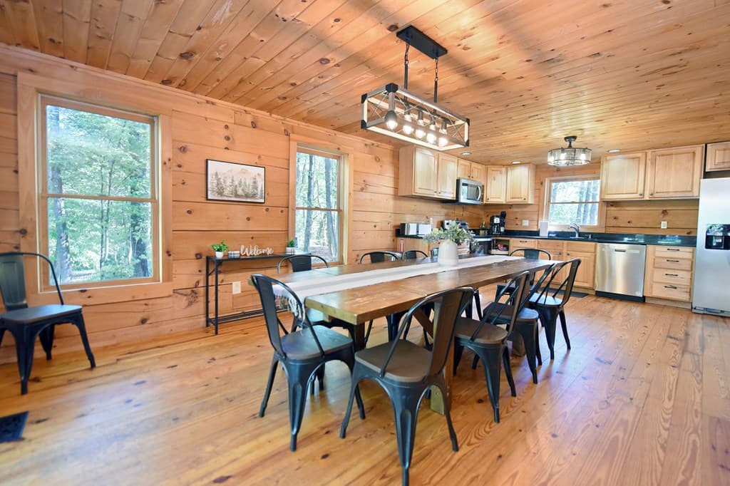 373 Scrougetown Road, Ellijay GA 30536 - Photo