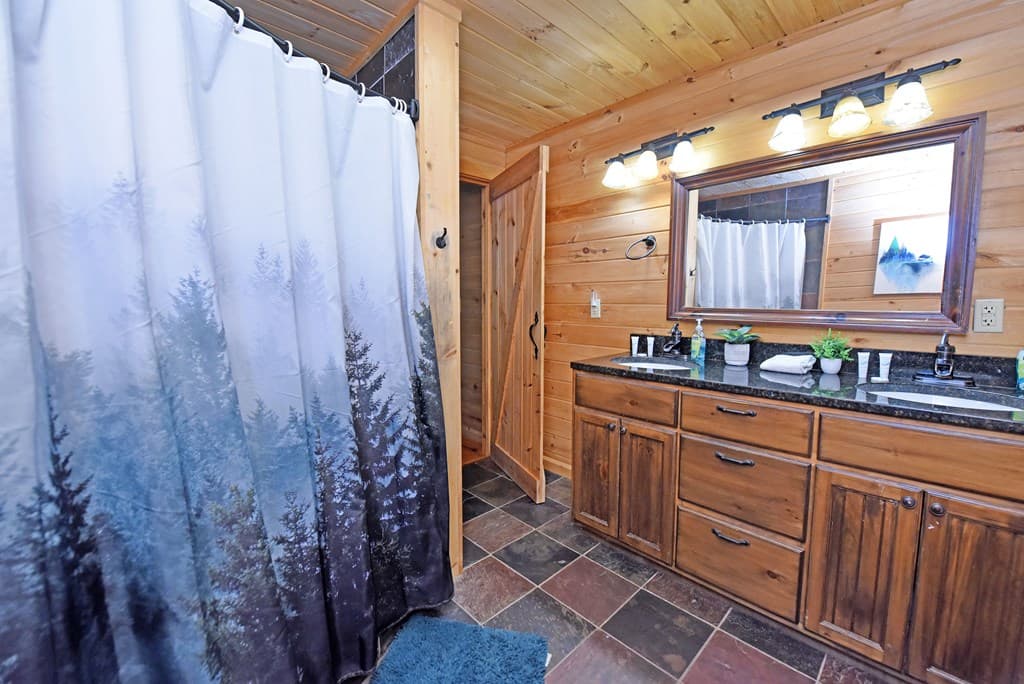 373 Scrougetown Road, Ellijay GA 30536 - Photo