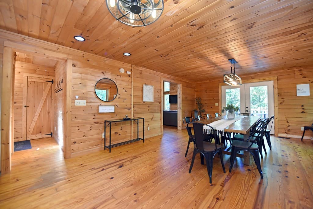 373 Scrougetown Road, Ellijay GA 30536 - Photo