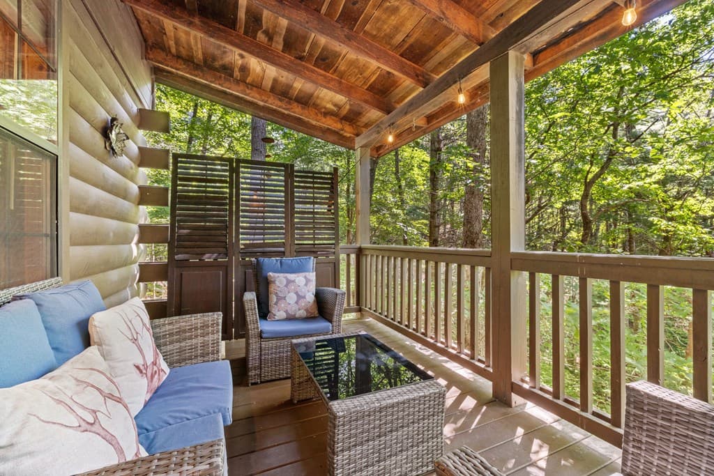 129 N Cherokee Drive, Blue Ridge GA 30513 - Photo