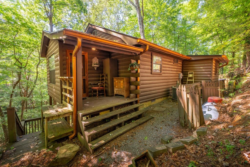 129 N Cherokee Drive, Blue Ridge GA 30513 - Photo