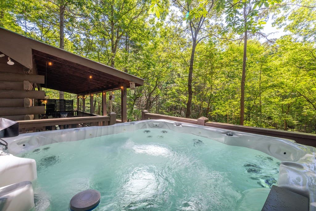 129 N Cherokee Drive, Blue Ridge GA 30513 - Photo