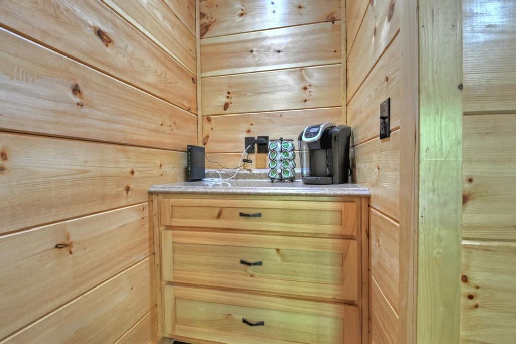 390 Twin Creeks Road, Blue Ridge GA 30513 - Photo