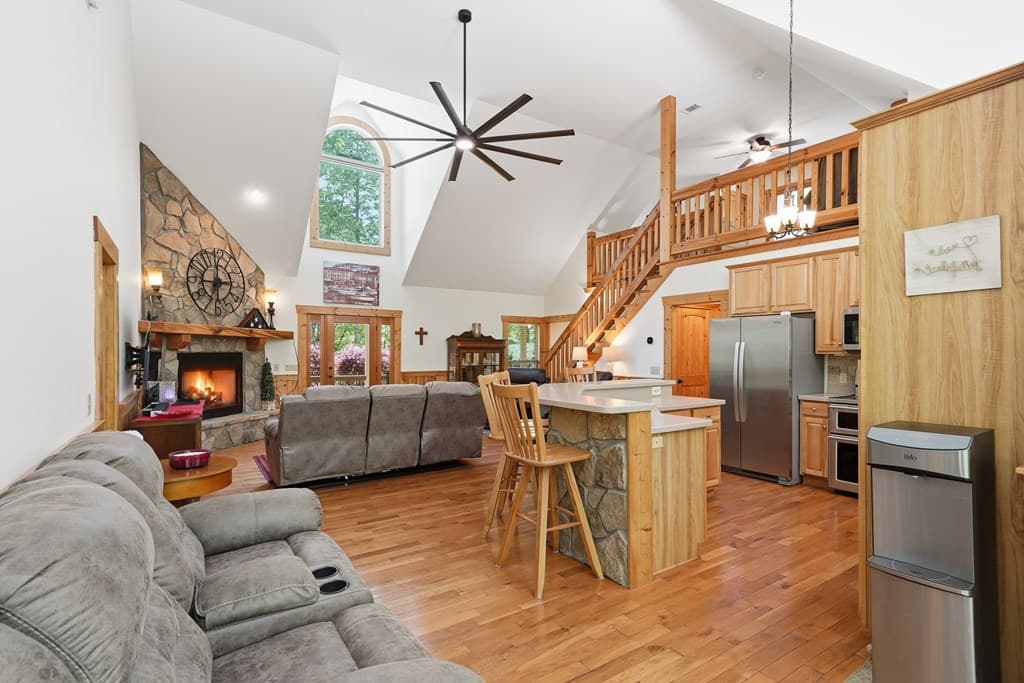 789 Gateway Drive, Ellijay GA 30540 - Photo
