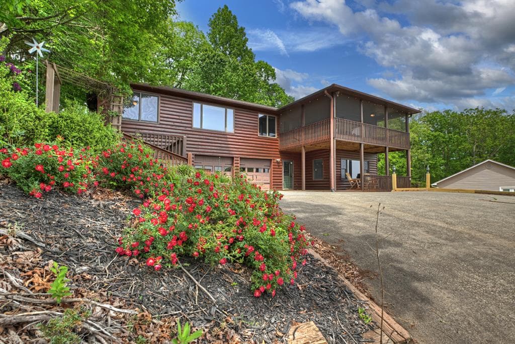205 Lookout Drive, Blue Ridge GA 30513 - Primary photo