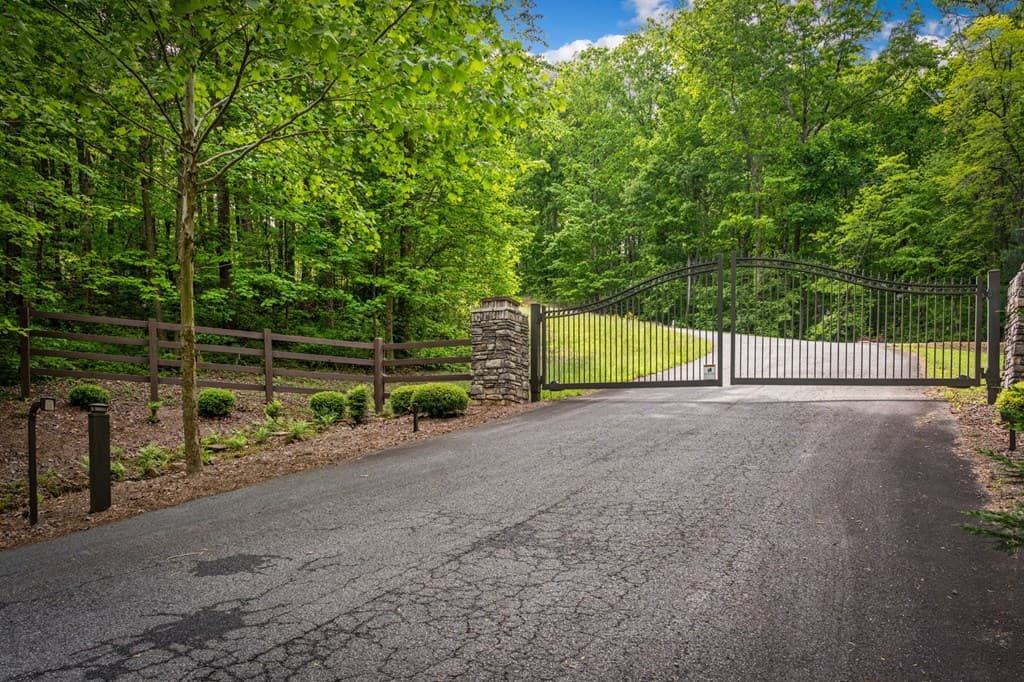 60 Weeks Lane, Ellijay GA 30540 - Photo