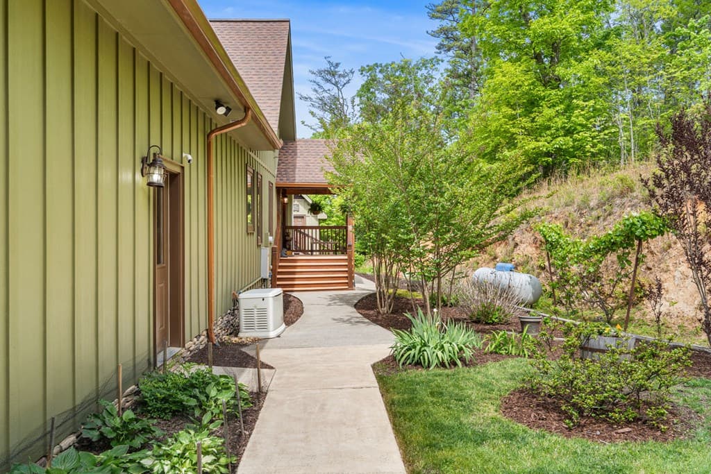 5125 Mineral Springs Road, Young Harris GA 30582 - Photo