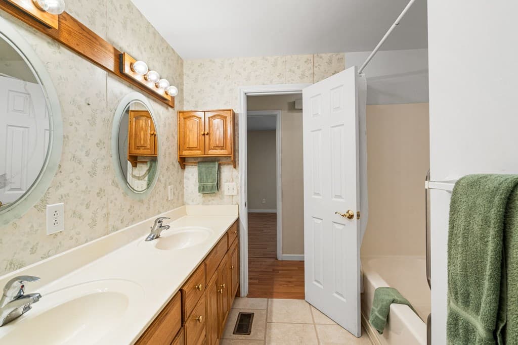 401 Guest Lane, Hayesville NC 28904 - Photo