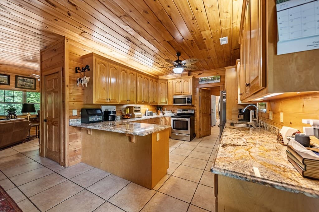 940 Knollwood Road, Mineral Bluff GA 30599 - Photo