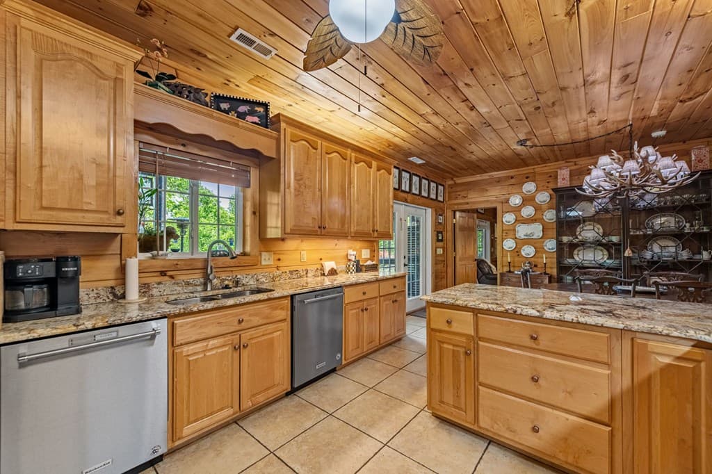 940 Knollwood Road, Mineral Bluff GA 30599 - Photo