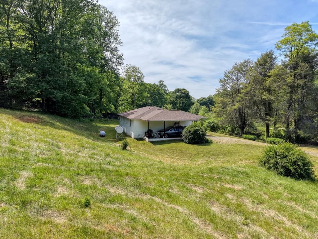 4706 Swallows Creek Road, Hiawassee GA 30546 - Photo