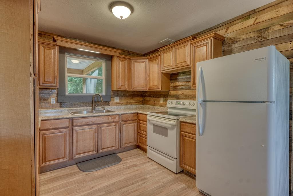532 Sawmill Road, Blairsville GA 30512 - Photo
