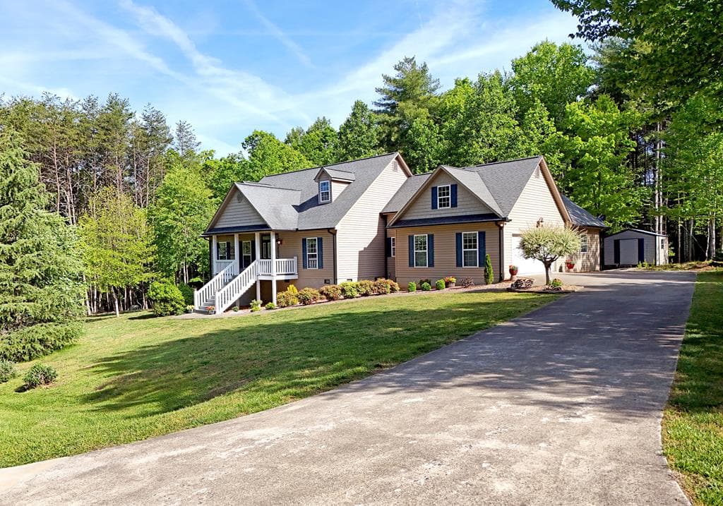 146 Creek Hollow Lane, Blairsville GA 30512 - Primary photo