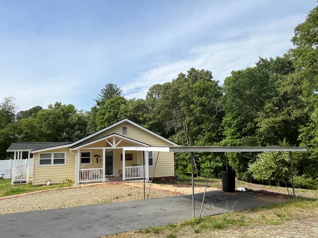 131 Hillcrest Drive, Mccaysville GA 30555 - Photo
