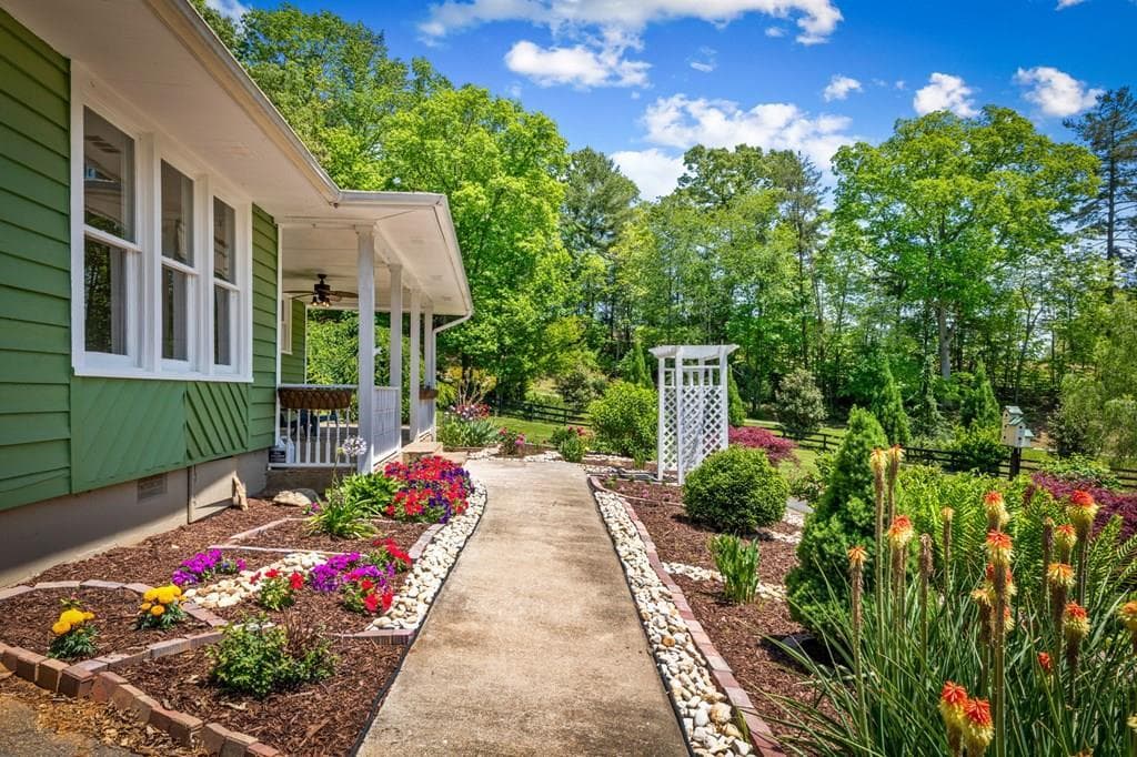 1211 Scenic Drive, Blue Ridge GA 30513 - Photo