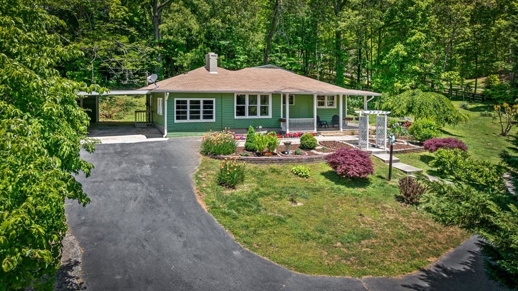 1211 Scenic Drive, Blue Ridge GA 30513 - Photo