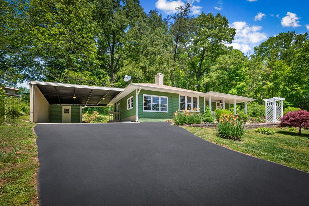 1211 Scenic Drive, Blue Ridge GA 30513 - Photo