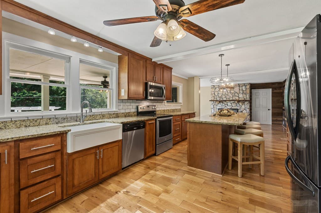 1211 Scenic Drive, Blue Ridge GA 30513 - Photo