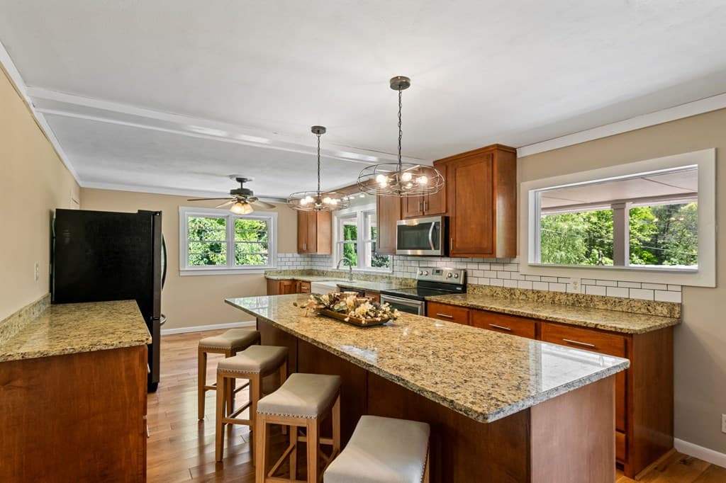 1211 Scenic Drive, Blue Ridge GA 30513 - Photo
